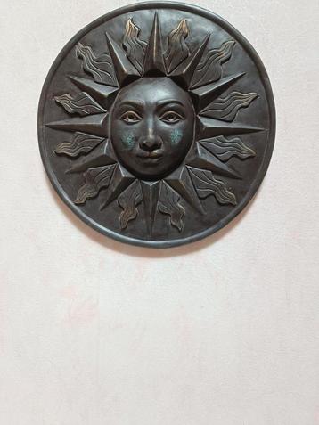 Vintage muur decoratie Zon beschikbaar voor biedingen