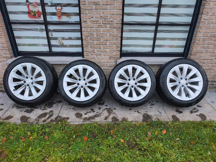 Tesla Model X Kit hiver Pirelli Scorpion 255/45/20 275/45/20, Autos : Pièces & Accessoires, Pneus & Jantes, Pneus et Jantes, Pneus hiver