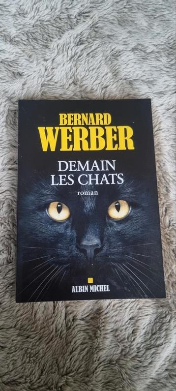 Livre "demain les chats" en bon état  beschikbaar voor biedingen