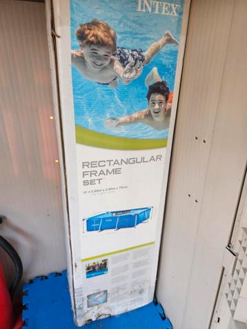 Intex zwembad met toebehoren  beschikbaar voor biedingen