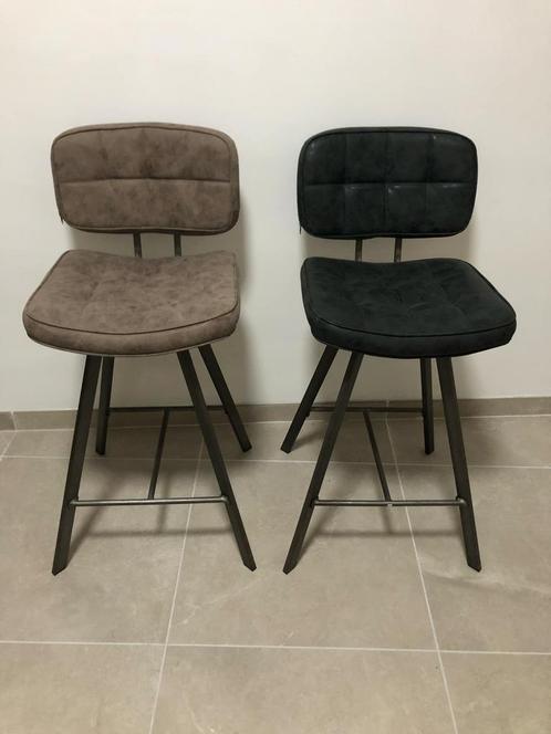 Tabouret de bar, Huis en Inrichting, Barkrukken, Zo goed als nieuw, 2 krukken, Ophalen