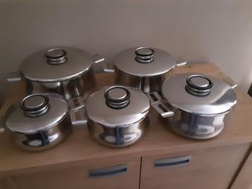 De meyere kookpotten beschikbaar voor biedingen