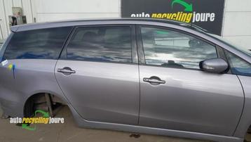 Portier 4Deurs rechts-achter van een Mitsubishi Grandis (V03 beschikbaar voor biedingen
