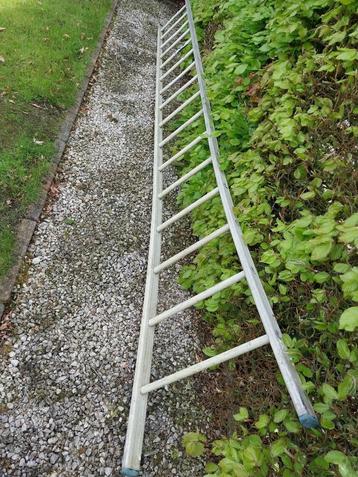 Aluminium ladder van 420 cm lengte 