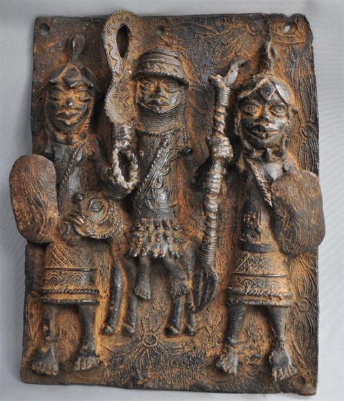 Grote bronzen "plaque Benin" met 3 strijders, Benin City, Antiek en Kunst, Kunst | Niet-Westerse kunst, Ophalen of Verzenden
