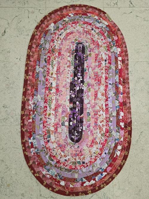 Rood ovaal tapijt - 88x49cm/Handgemaakt/Gemaakt in België, Antiek en Kunst, Antiek | Tapijten, Tafelkleden en Textiel, Ophalen of Verzenden
