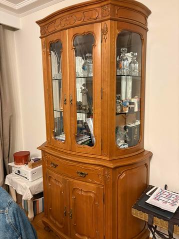 vitrine beschikbaar voor biedingen