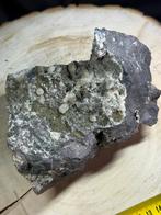 Pierre minérale naturelle avec calcite et marcassite, Enlèvement ou Envoi