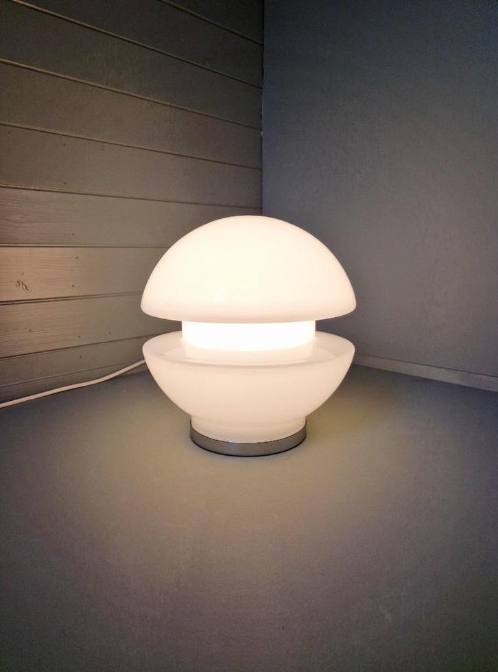 Lampe à poser Space Age en opaline blanche, 1970, Antiek en Kunst, Antiek | Verlichting, Ophalen of Verzenden