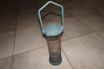 silo's om vogels te voederen een 10 tal stuks beschikbaar voor biedingen