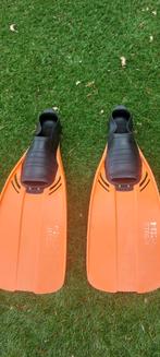 Oranje zwemvliezen 30-32, Watersport en Boten, Snorkelen, Ophalen of Verzenden, Zo goed als nieuw