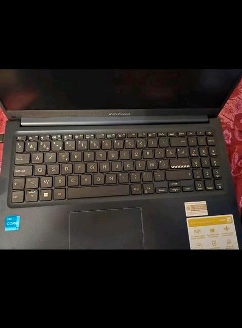 Asus vivobook laptop aangekocht oktober 2024, Computers en Software, Windows Laptops, Zo goed als nieuw, Azerty, Ophalen