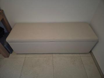 Opberg zitbank voor slaapkamer speelkamer in stof beige. beschikbaar voor biedingen