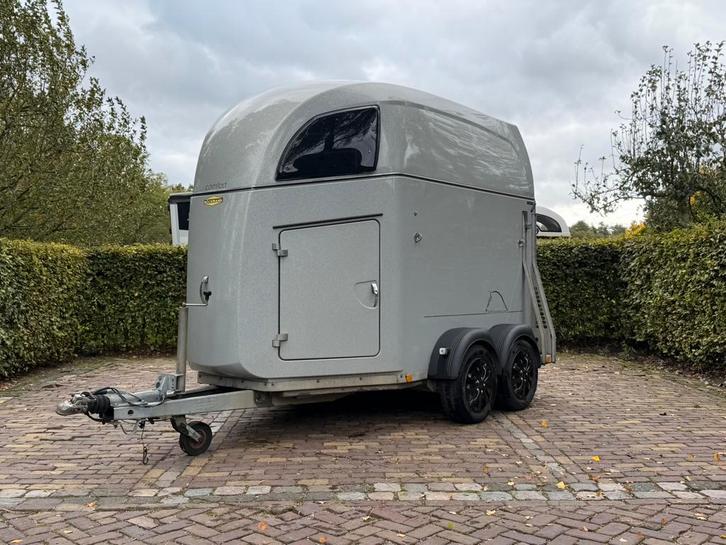 Zeer mooie 2 paards bockmann comfort alu bodem en zadelkamer, Dieren en Toebehoren, Paarden en Pony's | Trailers en Aanhangwagens