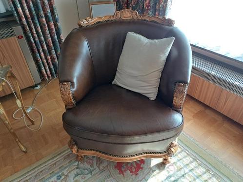 Authentieke vintage salonset – leder & massief hout, Huis en Inrichting, Zetels | Zetels en Chaises Longues, Gebruikt, Vierpersoons of meer