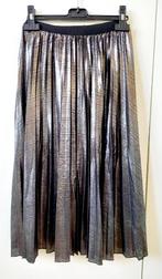 NIEUW! ZILVER PLISSE ROK, Kleding | Dames, Rokken, Nieuw, Maat 36 (S), Onder de knie, Millenium
