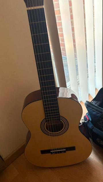 klassiek gitaar beschikbaar voor biedingen