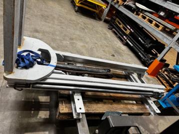 DUPLEXMAST MET FREELIFT beschikbaar voor biedingen