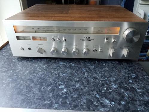 AKAI AA 1040 - 2 X40 WATTS  ZEER GOEDE STAAT SPEELT PERFEKT, Audio, Tv en Foto, Versterkers en Ontvangers, Zo goed als nieuw, Stereo