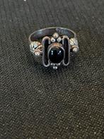 Zilvere ring met zwart steentje, Bijoux, Sacs & Beauté, Bagues, Enlèvement ou Envoi, Comme neuf, Noir