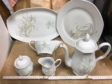 Decoratief glaswerk en serviesdelen beschikbaar voor biedingen