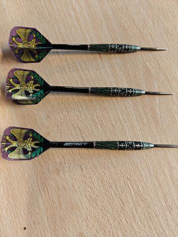 Premium dartpijlen  beschikbaar voor biedingen