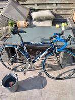 Cube koersfiets blauw en zwart., Ophalen