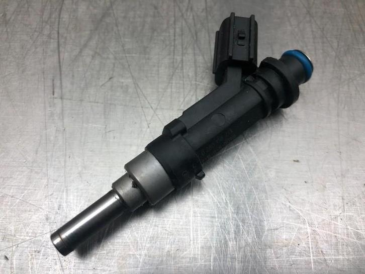 INJECTOR BRANDSTOF Toyota Yaris III (P13) (|2320947010|), Auto-onderdelen, Brandstofsystemen, Toyota, Gebruikt