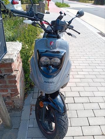 Te koop mooi scooter van het merk Mash klasse b 50 cc  beschikbaar voor biedingen