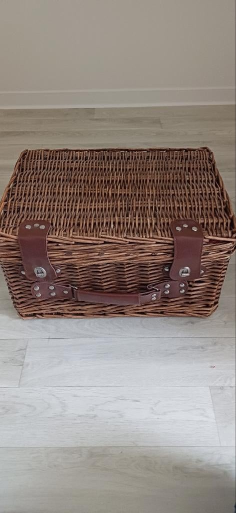 Picknickmand, Ophalen, Nieuw