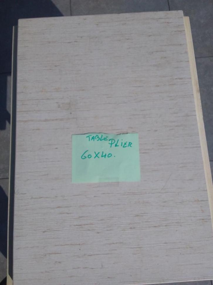 TABLE + 4 TABOURETS  VOIR DESCRIPTION ET PHOTOS, Caravans en Kamperen, Kampeermeubelen, Ophalen