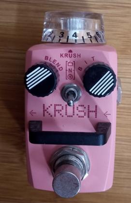 Hotone Krush bitcrusher mini pedal, Musique & Instruments, Effets, Comme neuf, Enlèvement ou Envoi