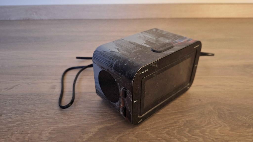 Digitale wekker New York design, Electroménager, Réveils, Utilisé, Digital, Enlèvement