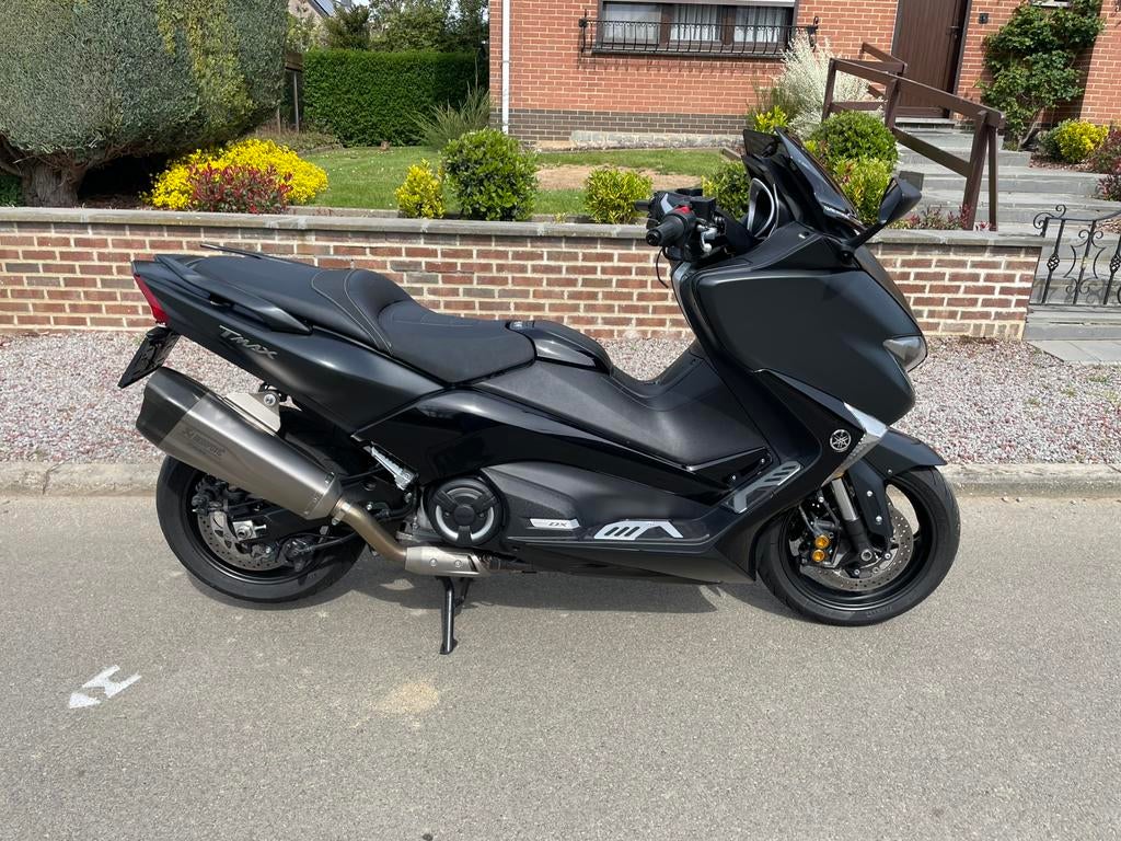 T max 530 DX-versie met 6800 km, Particulier, Minimaal motorrijbewijs A2, 12 t/m 35 kW, 2 cilinders