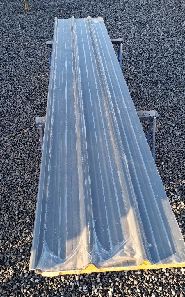 Overschot metalen dakpaneel met isolatie, Zwart, Nieuw, Minder dan 5 m², Metaal