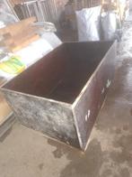 Grand récipient en plaques de contreplaqué de béton étanches, Enlèvement