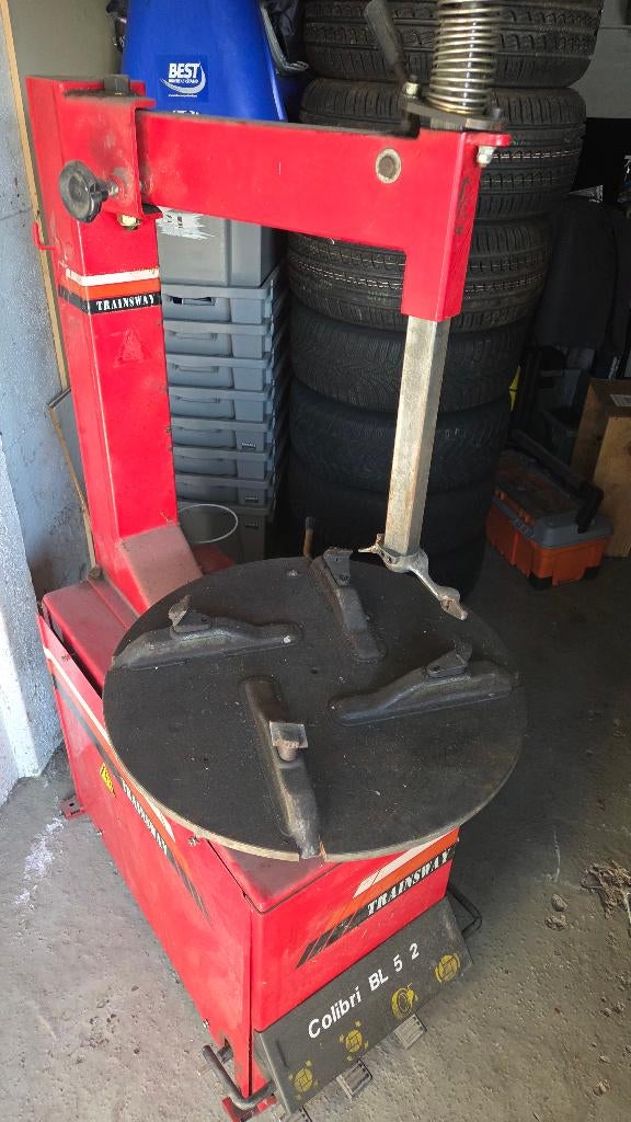 Machine à pneus, Enlèvement, Utilisé