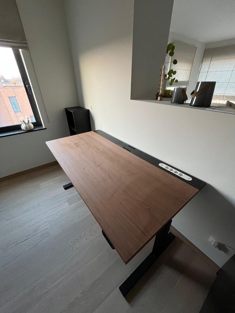 IKEA bureau MITTZON, Enlèvement, Réglable en hauteur