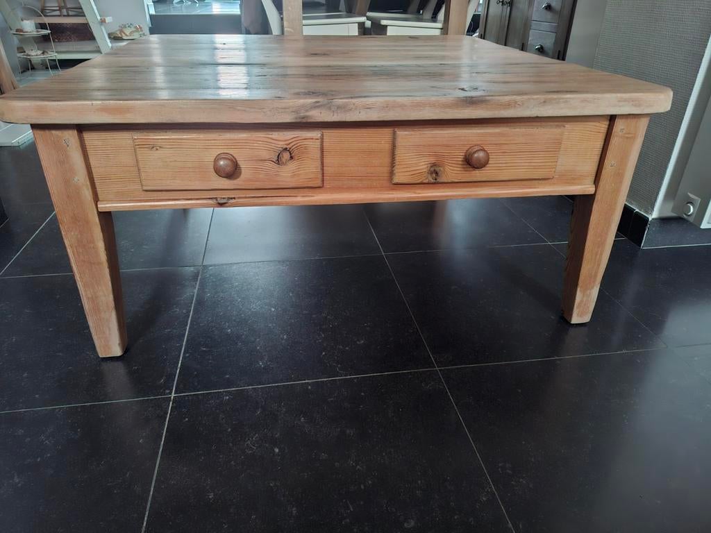 Oude houten salontafel, Ophalen