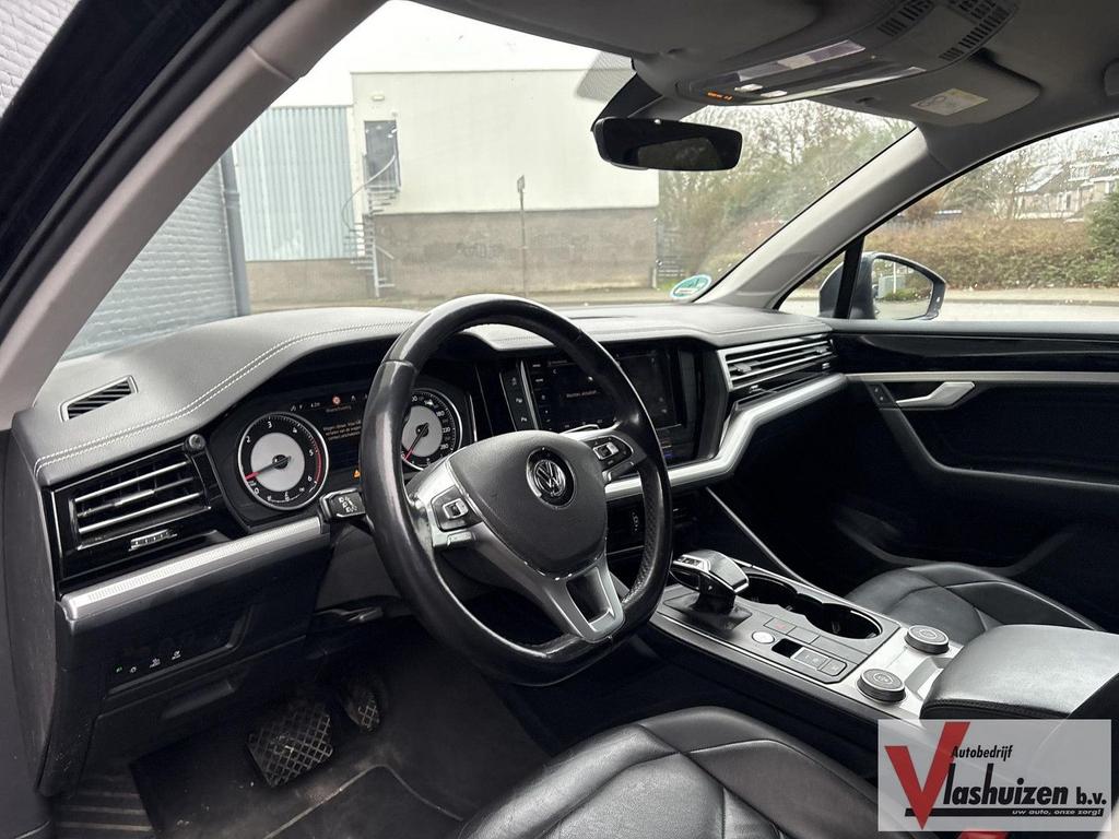 Volkswagen Touareg 3.0 TDI R-Line | Luchtvering | Camera | L, Auto's, Automaat, 173 g/km, Zwart, Diesel