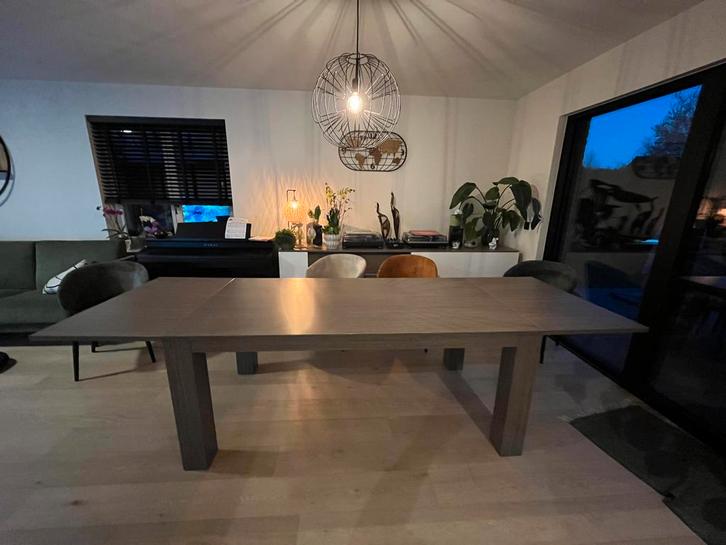 Uitschuifbare eettafel, Huis en Inrichting, Tafels | Eettafels, Zo goed als nieuw, Ophalen