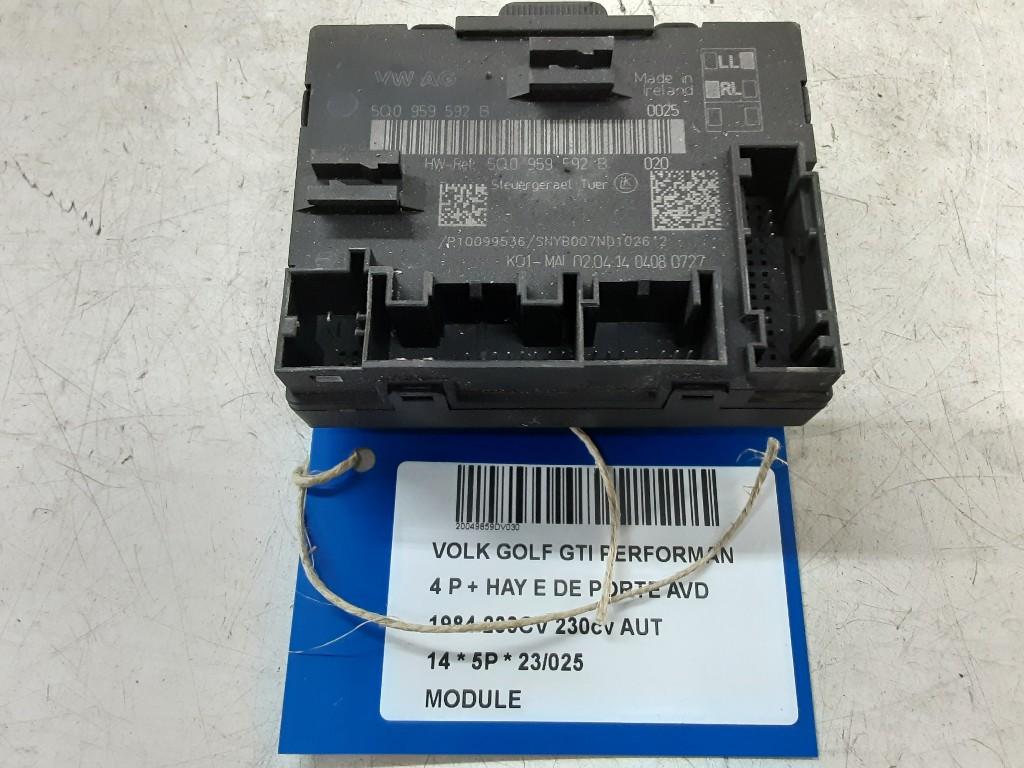 UNITE ELECTRONIQUE Volkswagen Golf VII (AUA) (5Q0959592B), Volkswagen, Mevr. I. Hauben, Utilisé, Rue de l'Espoir 34 34
4030  GRIVEGNÉE, BE