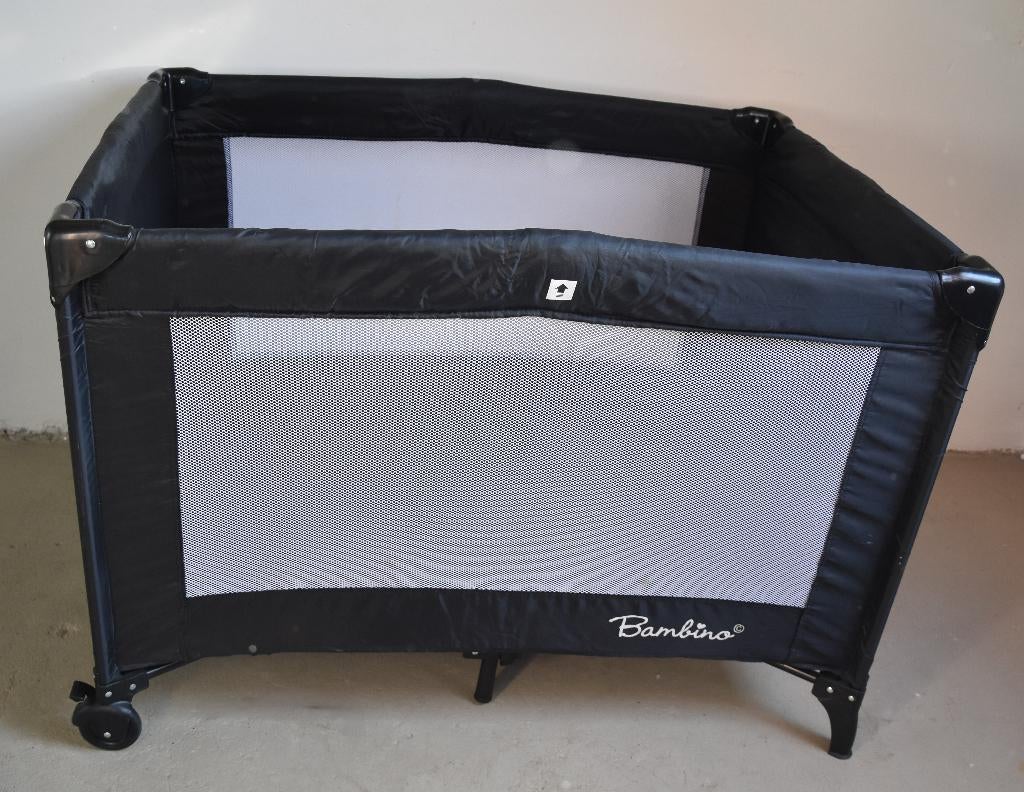 babybed reisbed Bambino met matras,  lakens en donsdeken, Enfants & Bébés, Chambre d'enfant | Linge de lit, Comme neuf, Autres types