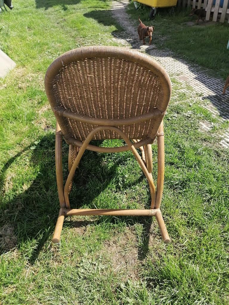 antieke rieten schommelstoel in goede staat, Huis en Inrichting, Stoelen, Ophalen, Zo goed als nieuw