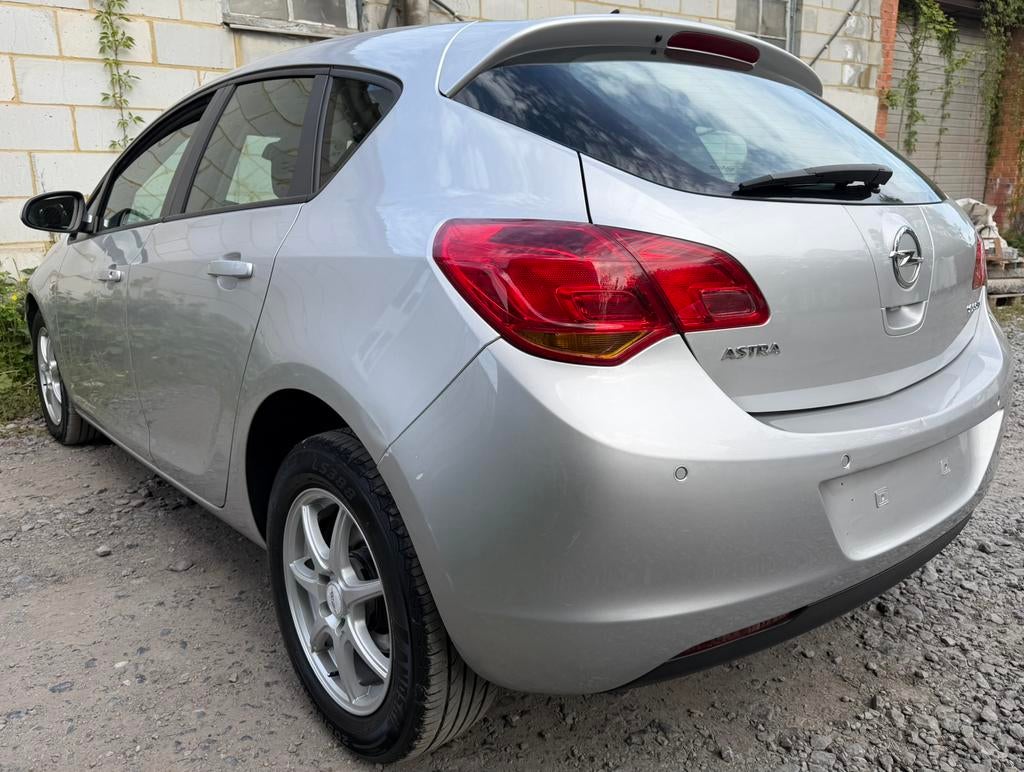 Opel Astra / 1.3L Diesel / 95ch / Euro 5, Auto's, Euro 5, Bedrijf, 5 deurs, Te koop