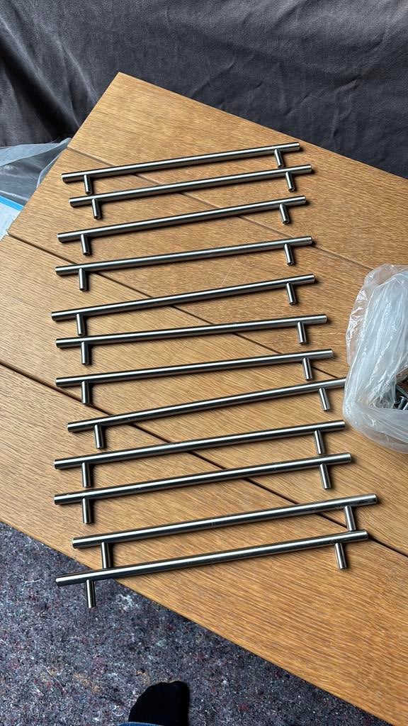 12 poignées de meuble de cusine, Enlèvement, Utilisé, Gris