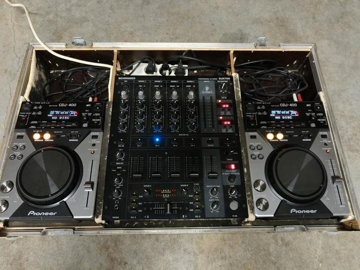 DJ set met 2x Pioneer 400 & Behringer DJX750 in Flightcase, Muziek en Instrumenten, Dj-sets en Draaitafels, Gebruikt, Dj-set, Pioneer
