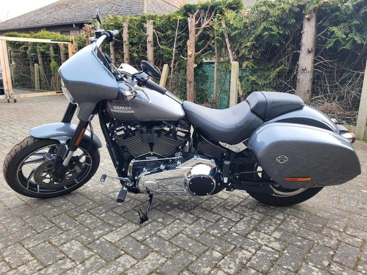 Harley-Davidson Sport Glide (2022) – 3572 km, Motoren, Motoren | Harley-Davidson, Particulier, meer dan 35 kW, Ophalen