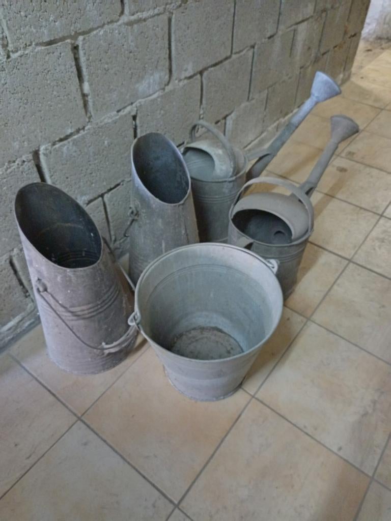 Kolenbussen en gieters, Ophalen