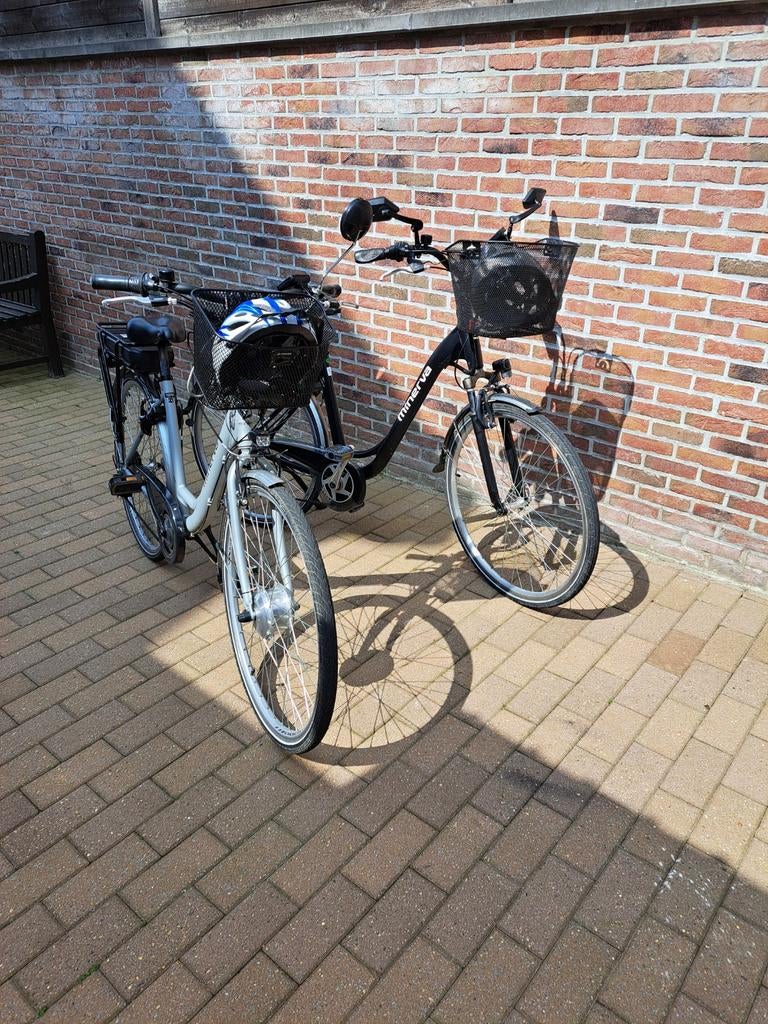 Twee elektrische fietsen Minerva, Enlèvement, Vitesses